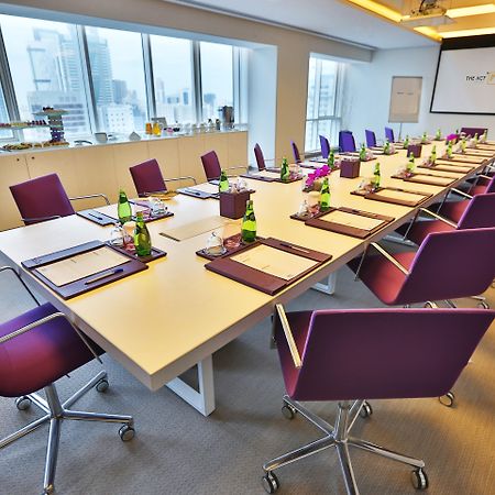 The Act Hotel Шарджа Бізнес фото Meeting room