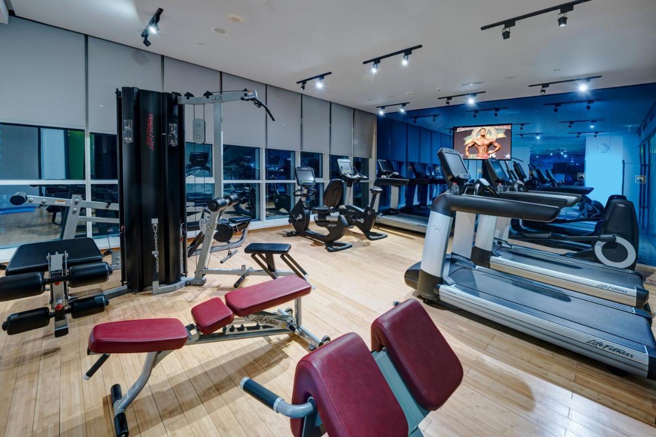 The Act Hotel Шарджа Екстер'єр фото The gym at the hotel