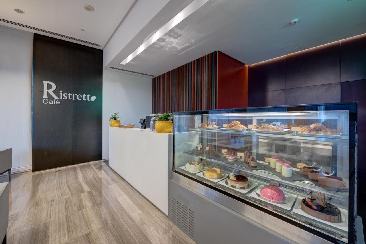 The Act Hotel Шарджа Екстер'єр фото Ristretto Cafe